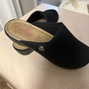 Fly Flot Women's Mules